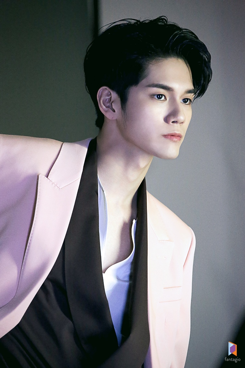 Hau truong bo hinh solo an tuong dau tien cua nam than WANNA ONE anh 9