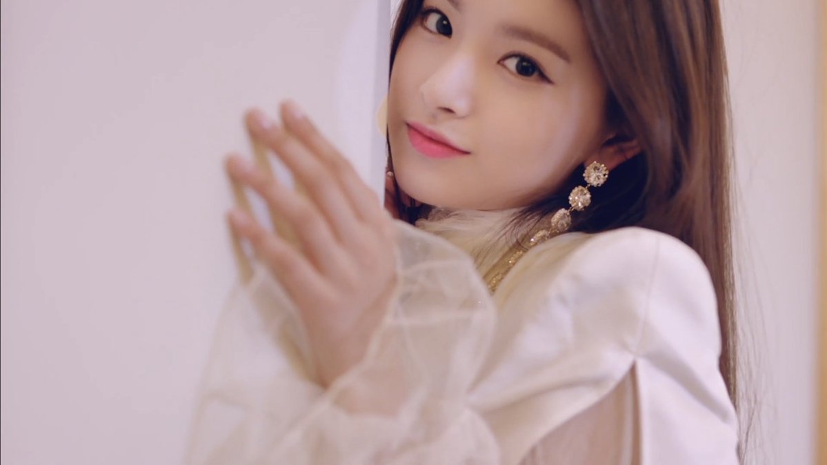 Nhan sac nhom nhac EVERGLOW anh 5