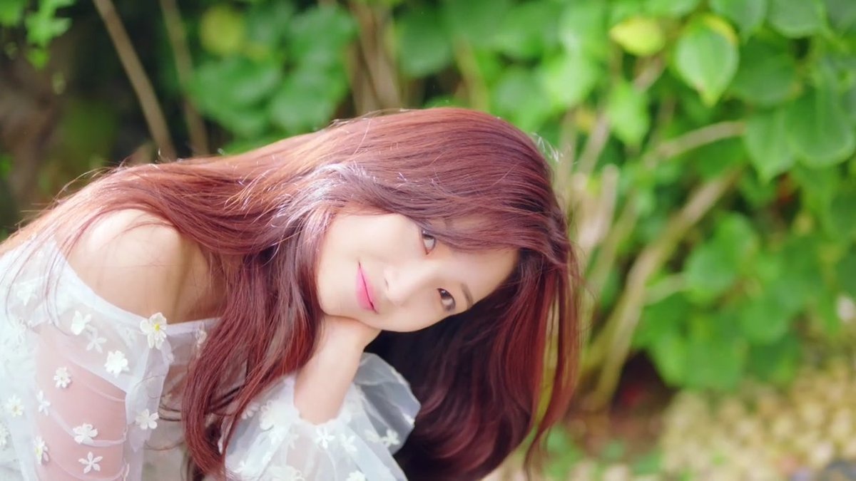 Nhan sac nhom nhac EVERGLOW anh 1