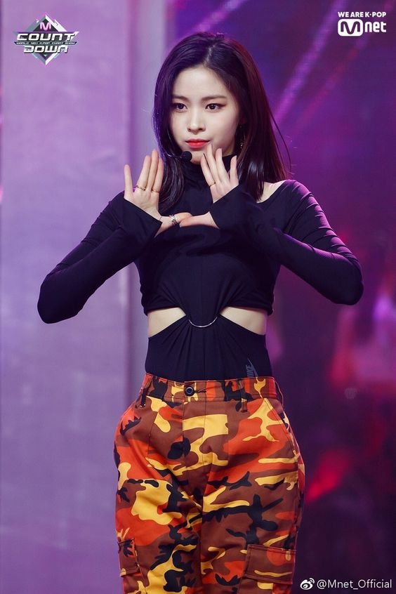 4 guong mat 10X la dai dien noi bat trong cac nhom tan binh Kpop anh 6