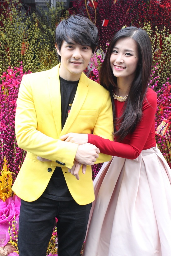 Chang duong 10 nam ben nhau cua Ong Cao Thang va Dong Nhi anh 6