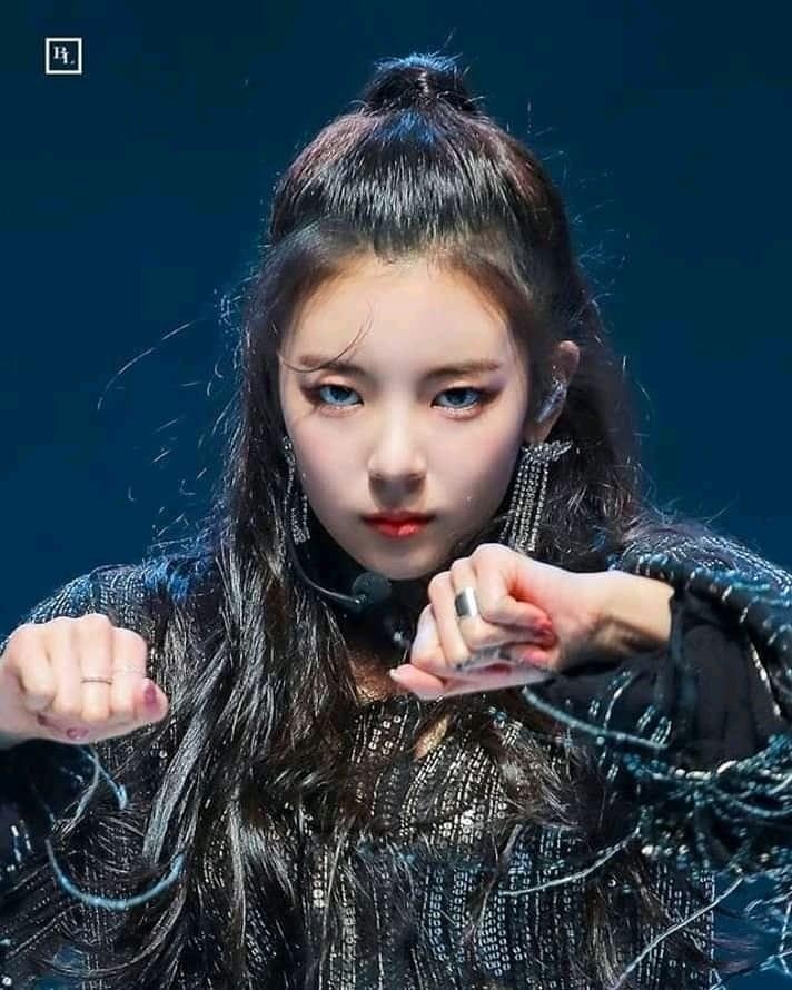 Ba thanh vien ITZY lot top 5 cung Jennie tren BXH thuong hieu ca nhan thang 3 anh 12