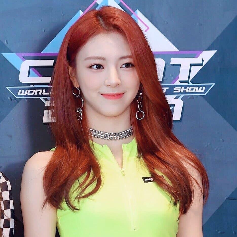 Ba thanh vien ITZY lot top 5 cung Jennie tren BXH thuong hieu ca nhan thang 3 anh 4