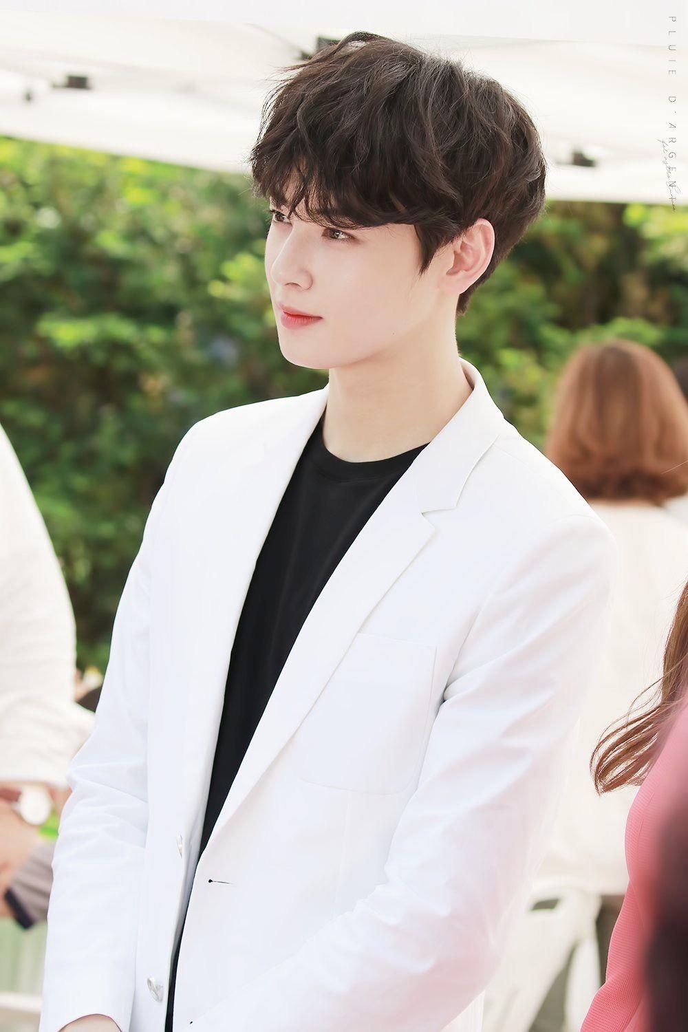 nam than lich thiep nhat Kpop anh 5