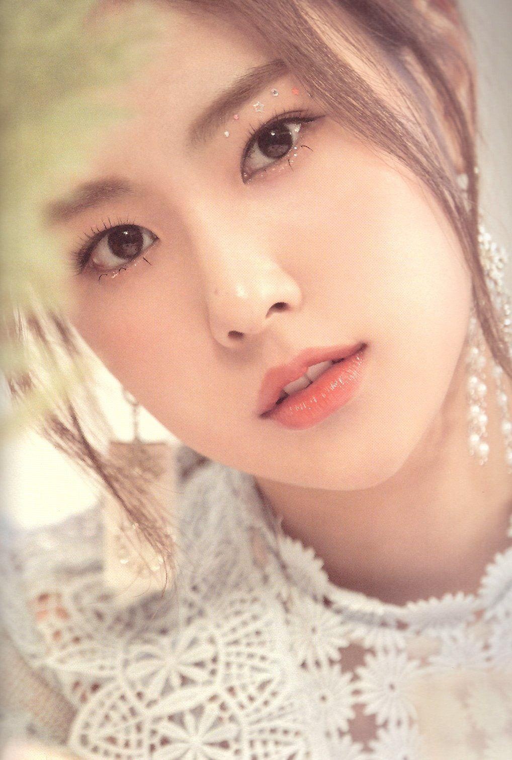 visual nhom tan binh I*ZONE anh 5