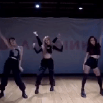 Black Pink khoe vu dao boc lua cua 'Kill This Love' trong phong tap hinh anh