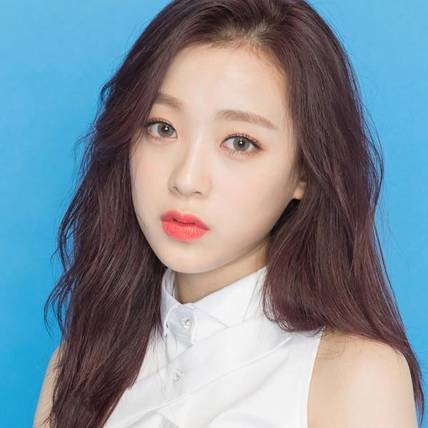 Nhung nu than sinh nam 2001 dang ky vong cua showbiz Han anh 13