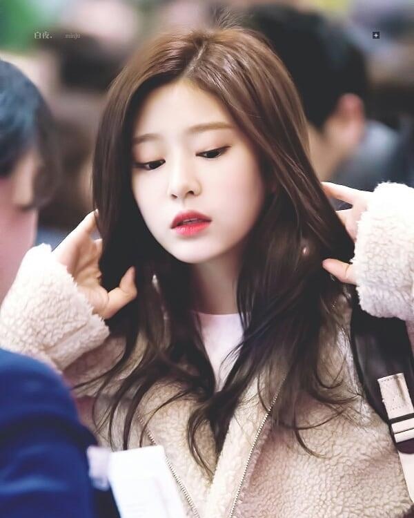 Nhung nu than sinh nam 2001 dang ky vong cua showbiz Han anh 8