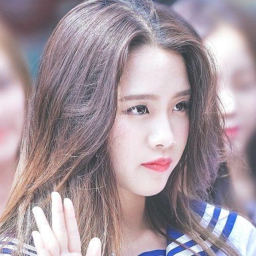 Nhung than tuong Kpop tai nang,  van that bai trong viec ra mat tai Han Quoc anh 6