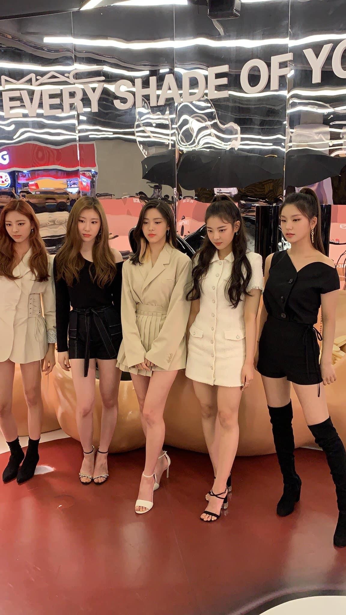 ITZY khoe ve dep hut hon tai su kien anh 1