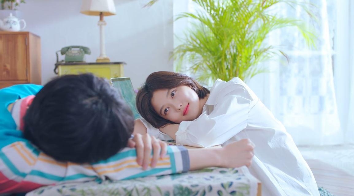 Yoo Jung xuat hien an tuong trong MV ra mat cua giong ca chinh WANNA ONE anh 11