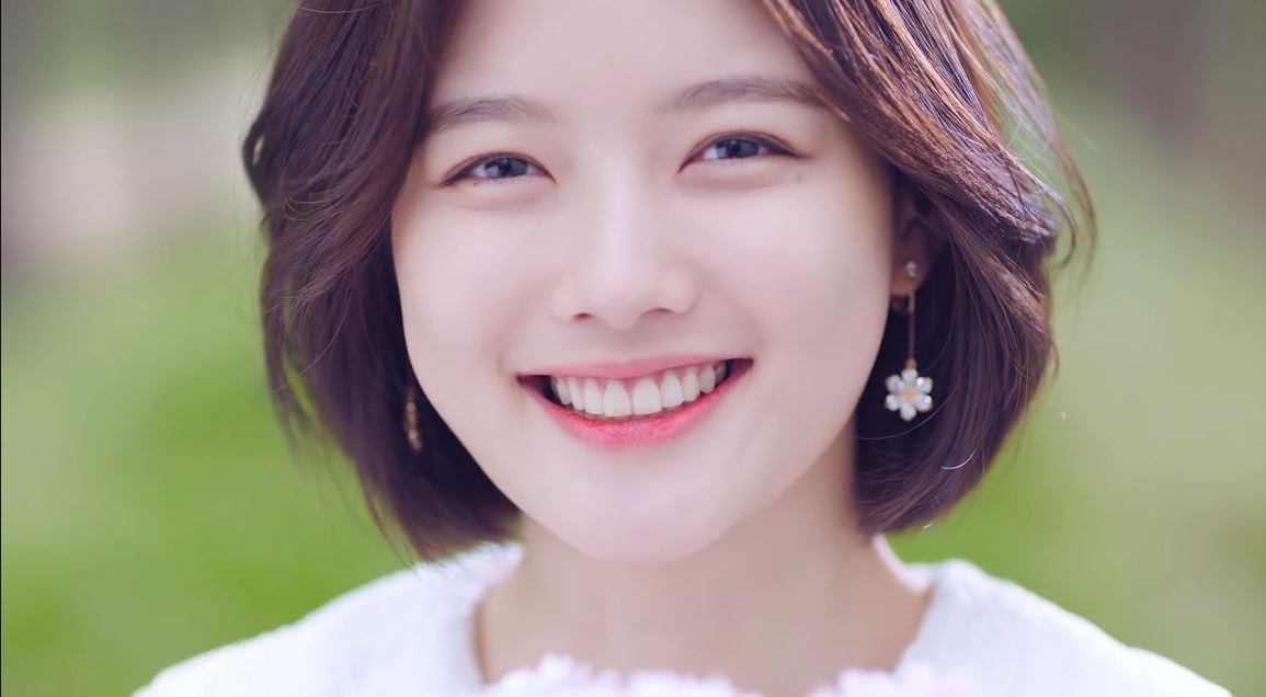 Yoo Jung xuat hien an tuong trong MV ra mat cua giong ca chinh WANNA ONE anh 9