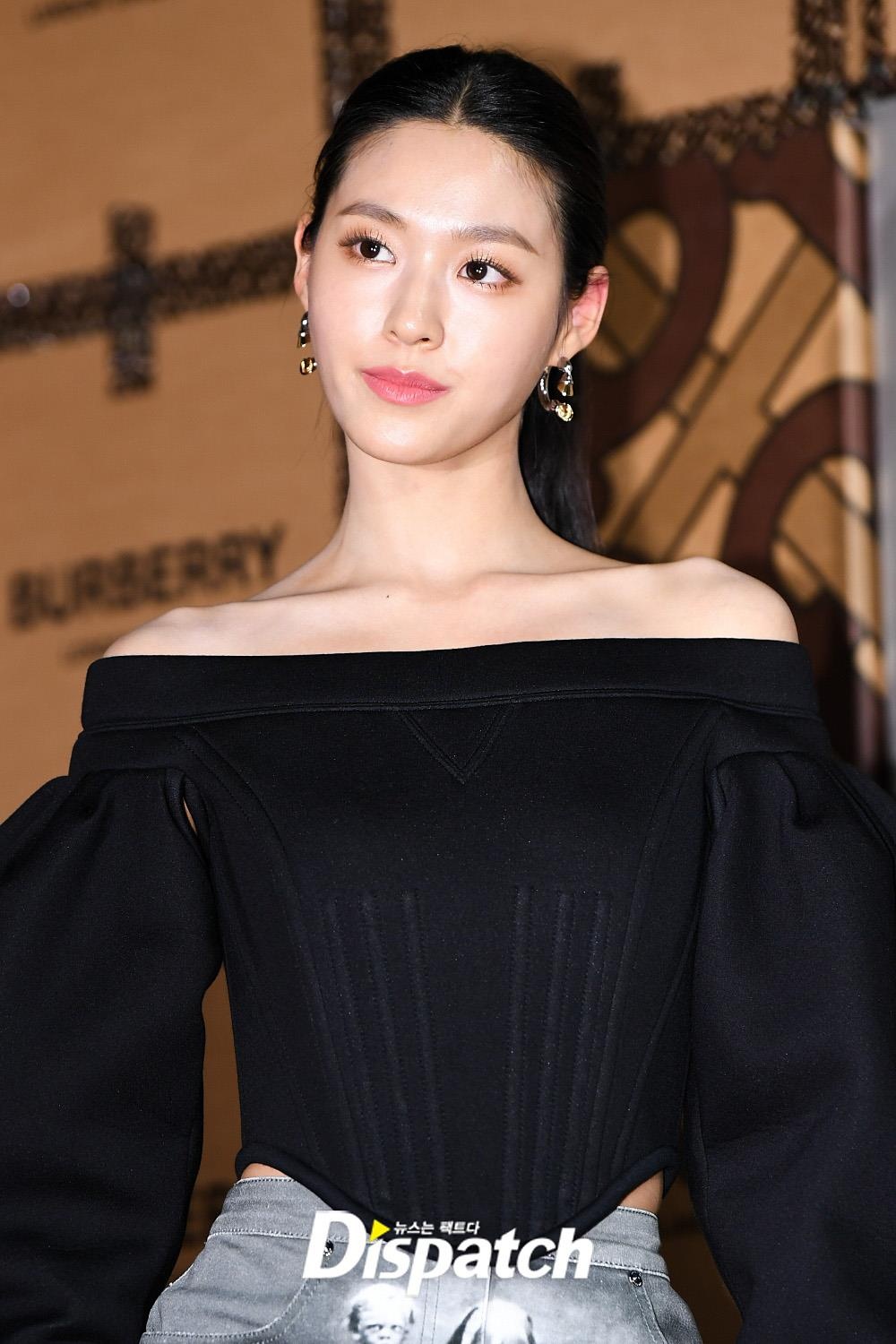 Seol Hyun (AOA) khoe vai tran goi cam,  than hinh chuan mau anh 5