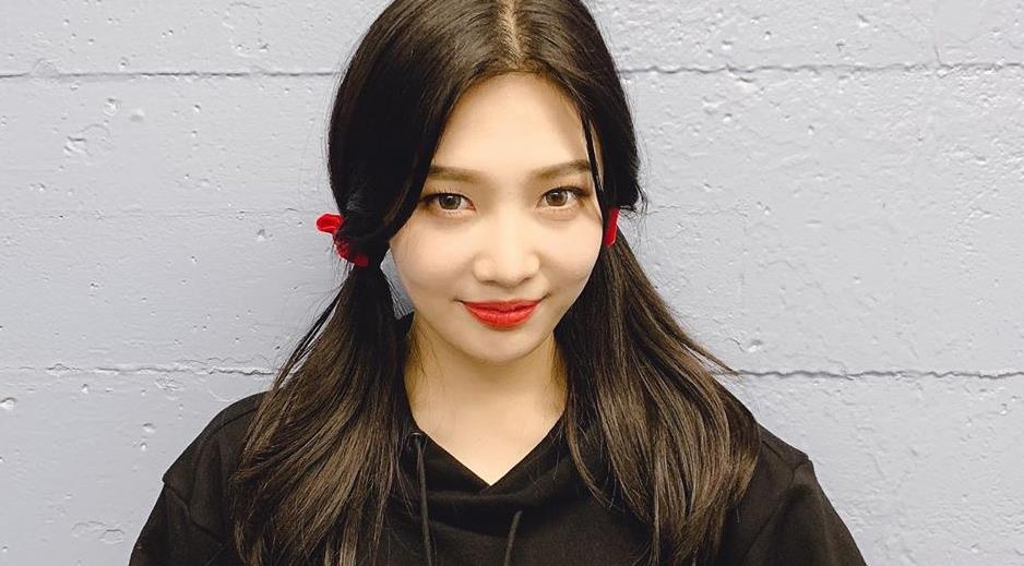 Joy (Red Velvet) khoe ve dep tre trung, tuoi tan trong doi thuong hinh anh