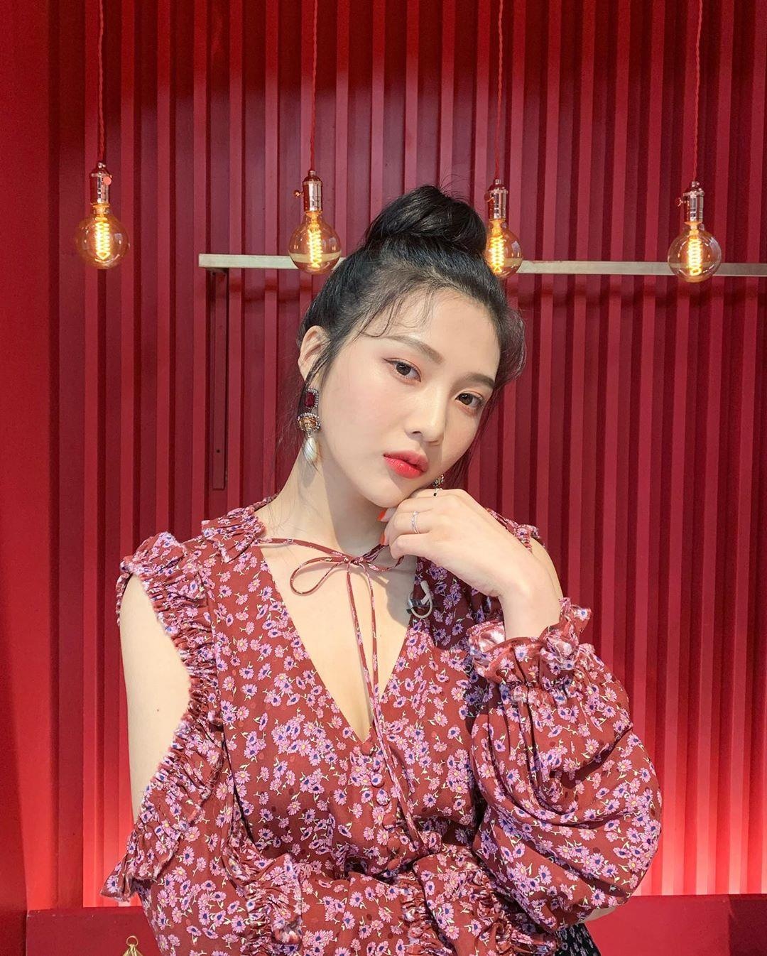 Joy (Red Velvet) khoe ve dep tre trung,  tuoi tan doi thuong anh 5