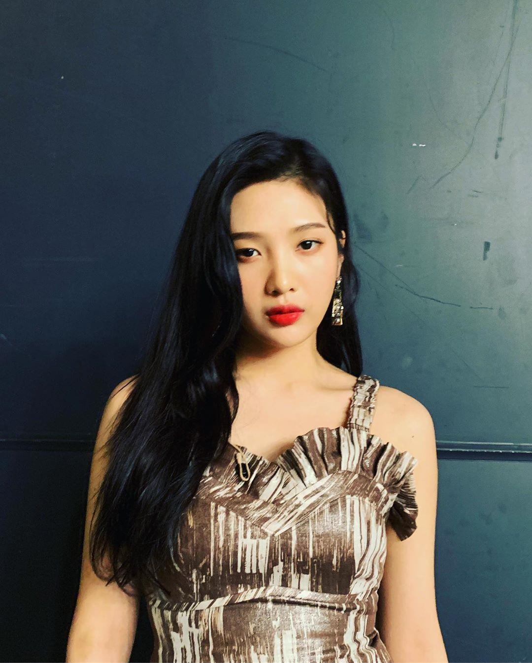 Joy (Red Velvet) khoe ve dep tre trung,  tuoi tan doi thuong anh 7