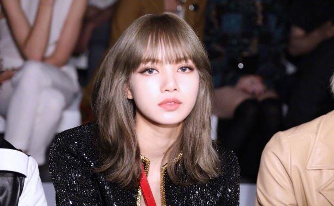 'Bup be song' Lisa dien phong cach ca tinh o Phap hinh anh