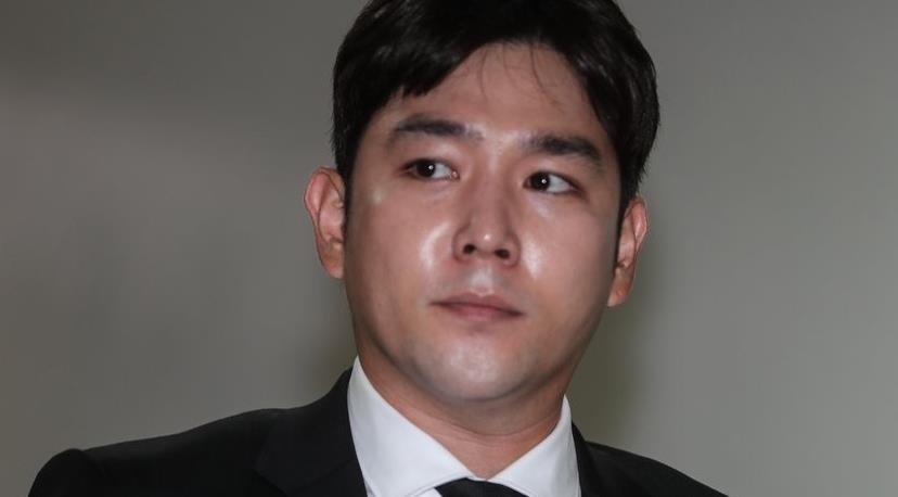 Kang In roi Super Junior sau 14 nam gan bo vi dinh loat be boi hinh anh