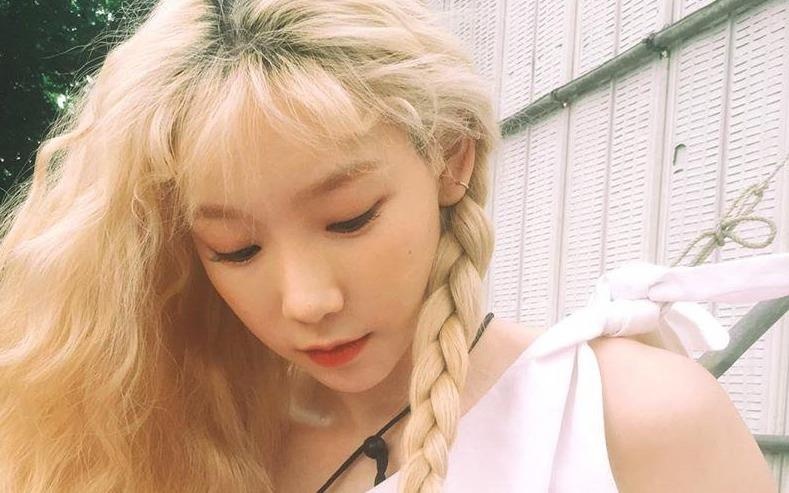 Than tuong Kpop duoc vi nhu bup be nho mai toc vang kim hinh anh