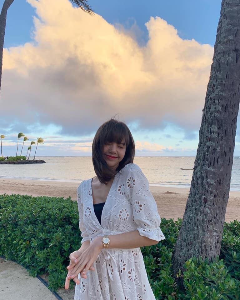 Lisa dien dam nu tinh anh 2