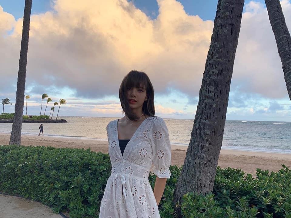 Lisa dien dam nu tinh anh 4