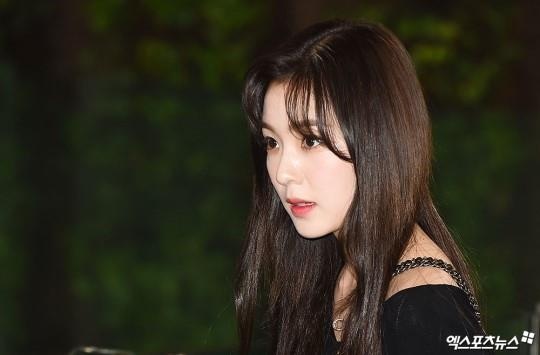 Dan my nhan nha SM khoe nhan sac noi bat khi di luu dien hinh anh