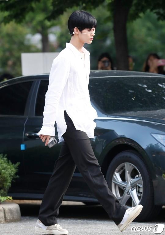 Than tuong Kpop di ghi hinh anh 12