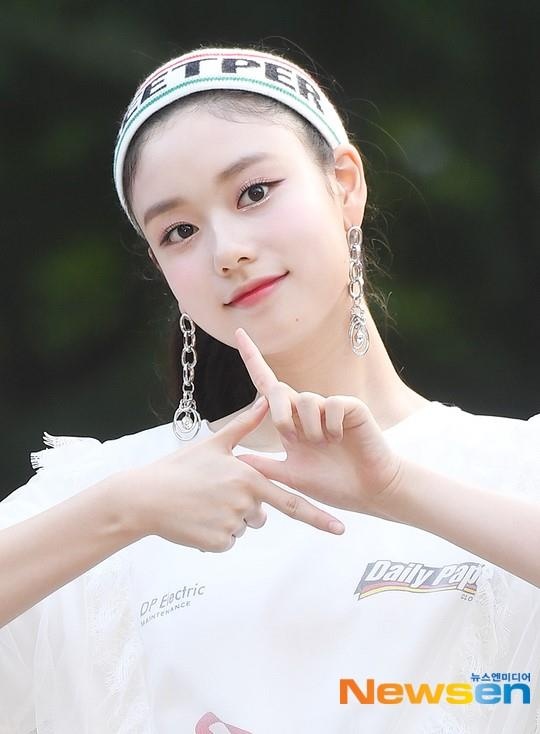 Than tuong Kpop di ghi hinh anh 11