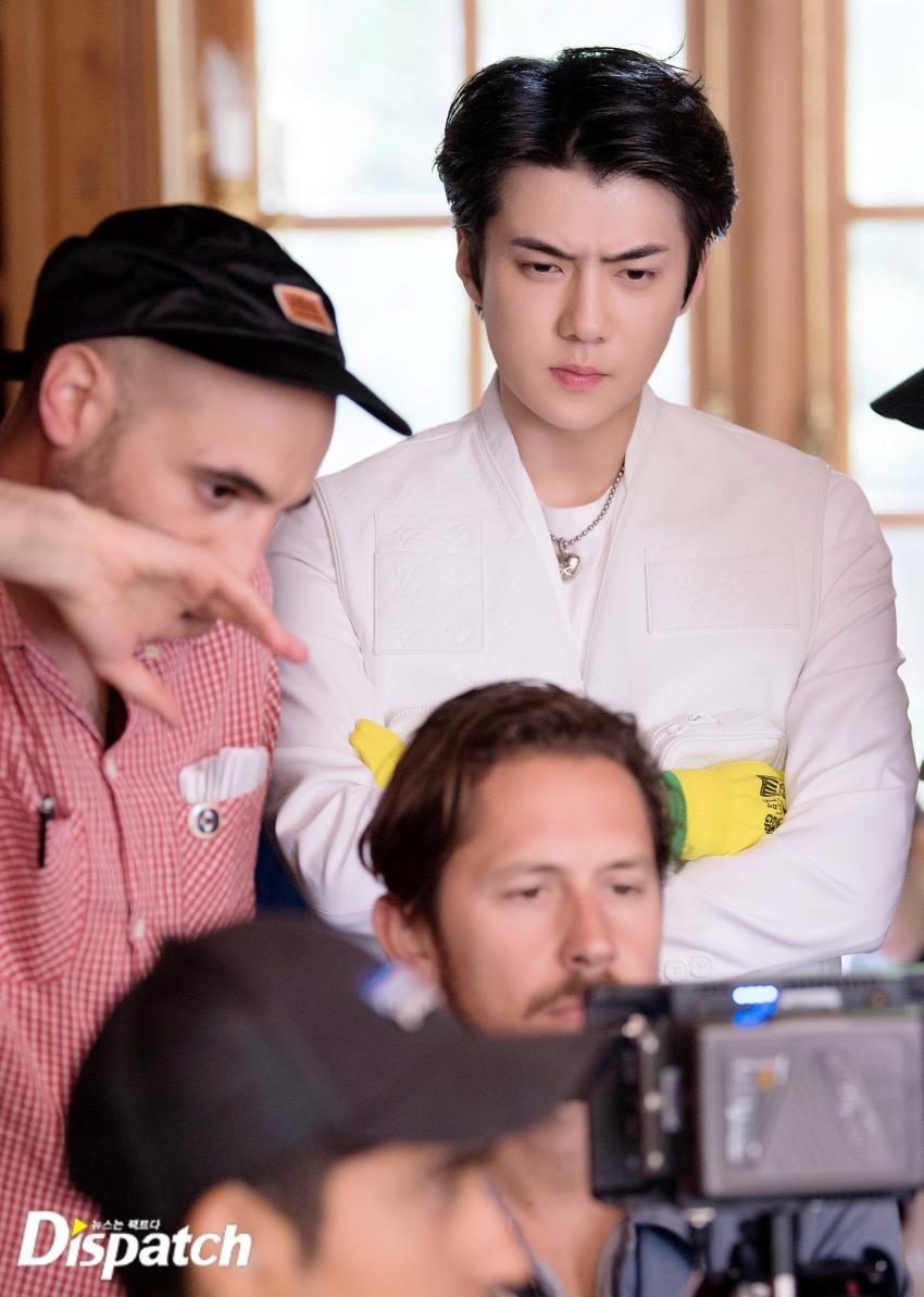 hai nam than EXO-SC anh 4