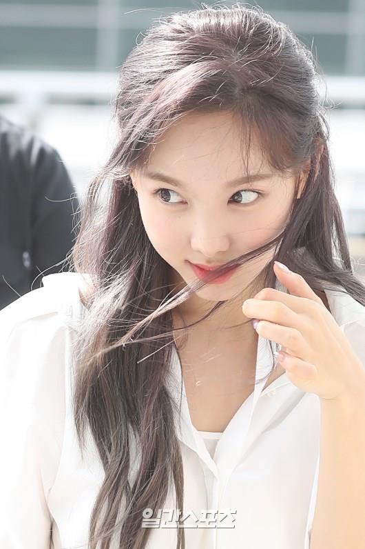 Sao Kpop tai san bay anh 3