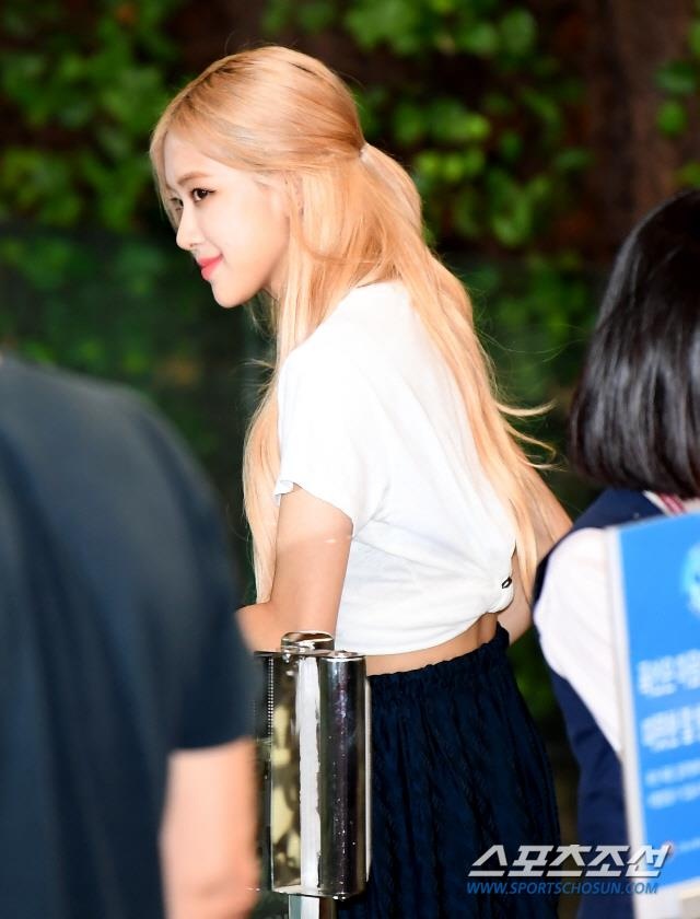 Sao Kpop tai san bay anh 11