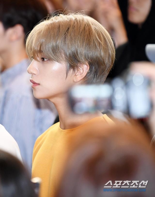 Sao Kpop tai san bay anh 14