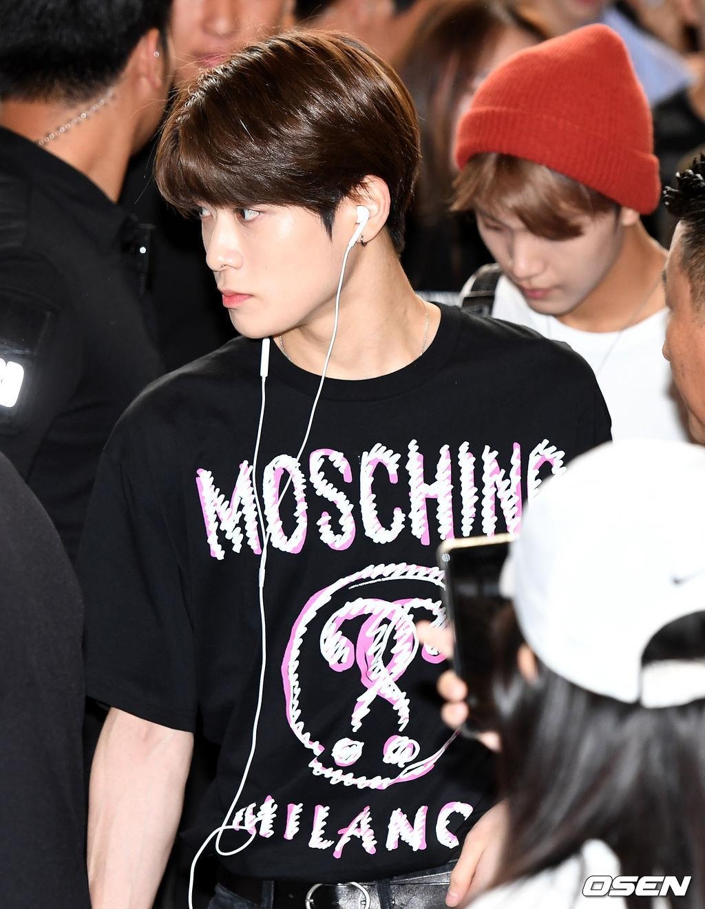 Sao Kpop tai san bay anh 18