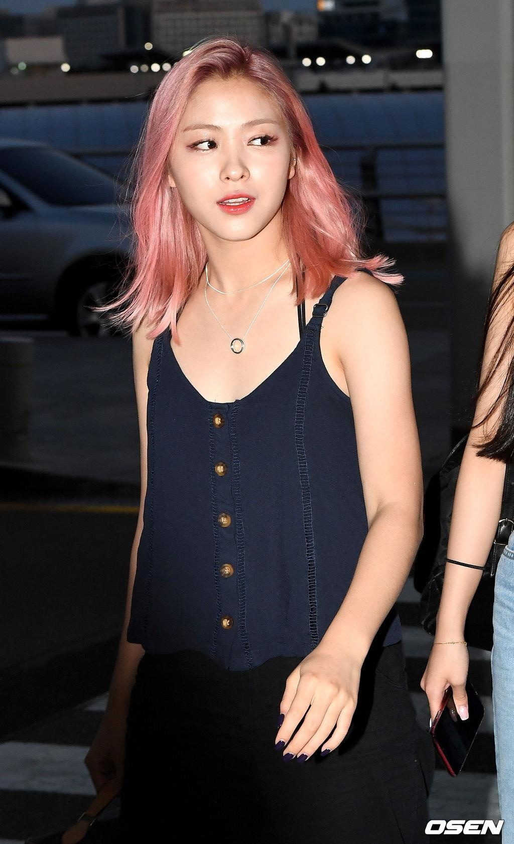 sao Kpop tai san bay anh 6