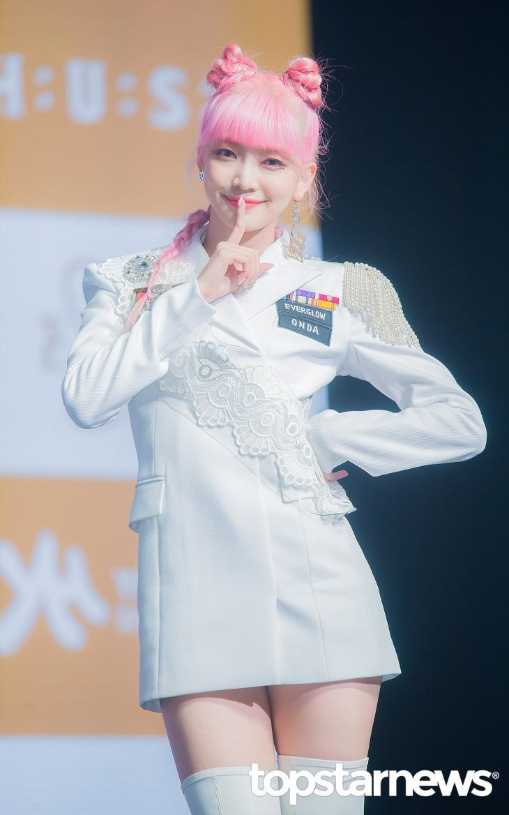 tan binh Kpop tai hop bao anh 8