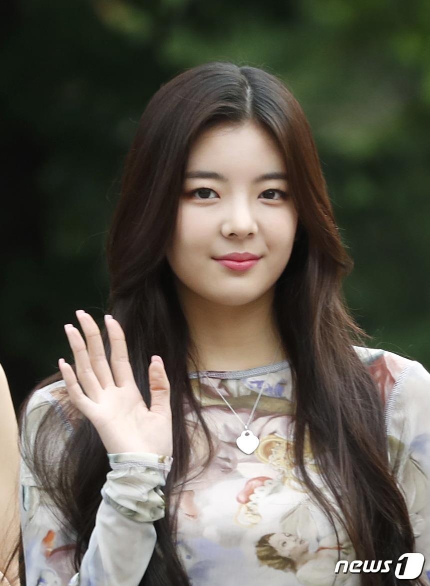 nhan sac tan binh Kpop anh 3