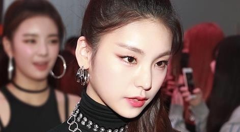 Nhan sac nu than tuong 10X duoc menh danh la 'vu khi bi mat' cua JYP hinh anh