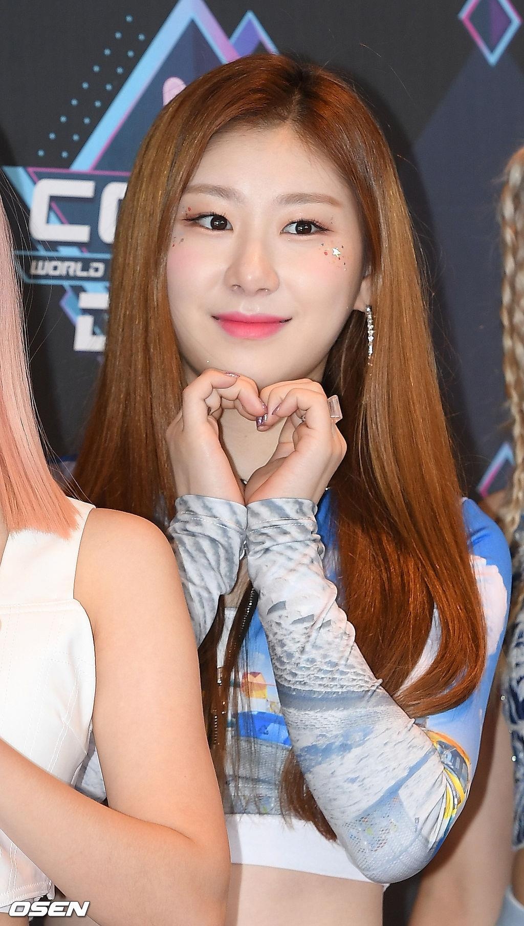 Sao Kpop ghi hinh anh 14