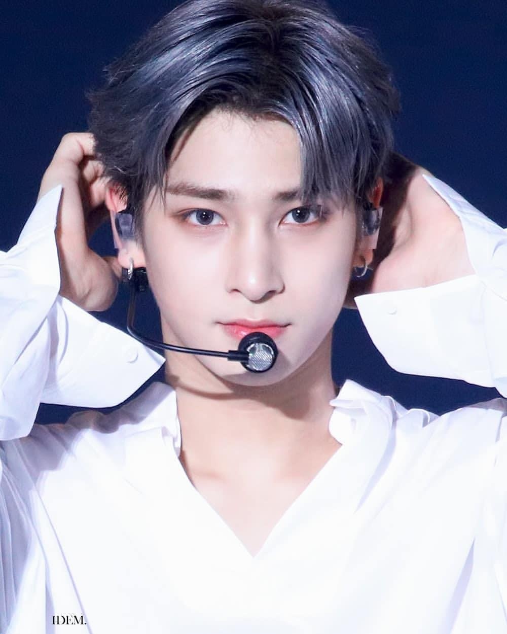 tan binh nam Kpop so huu guong mat ti le vang anh 1