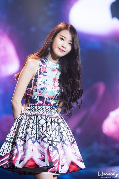 IU và danh hiệu Em gái quốc dân ảnh 19 IU va danh hieu Em gai quoc dan anh 19