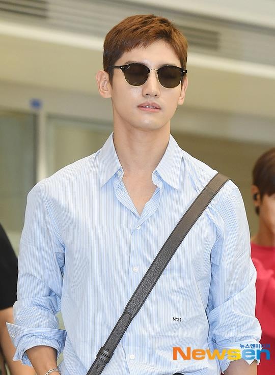 Dan sao hang A tai san bay anh 24