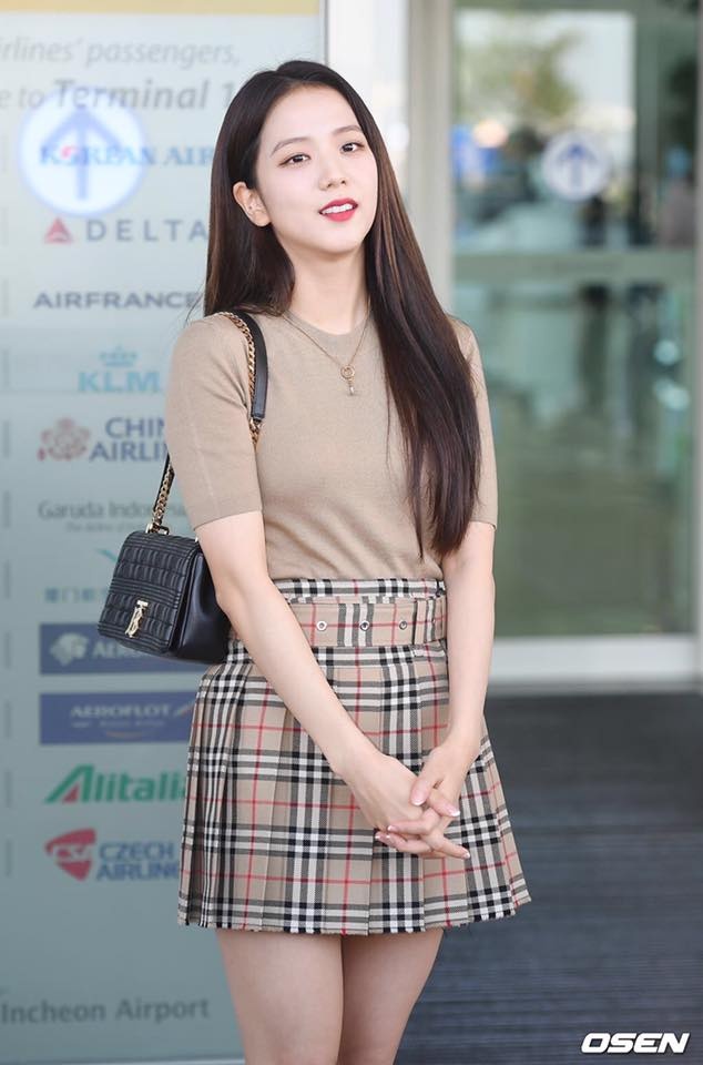 Ji Soo tai san bay anh 6