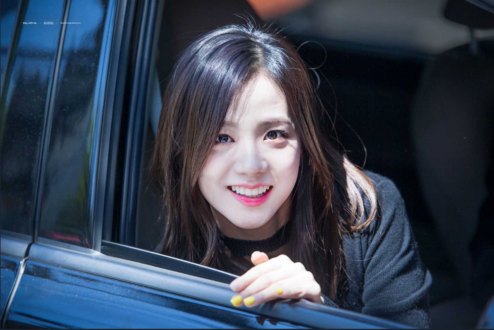 Ji Soo tai san bay anh 10