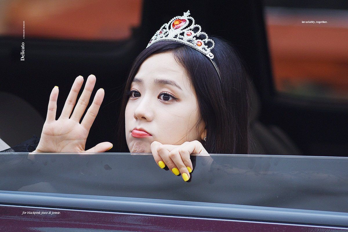 ban gai tin don cau thu bong da,  my nhan nhom Black Pink anh 7