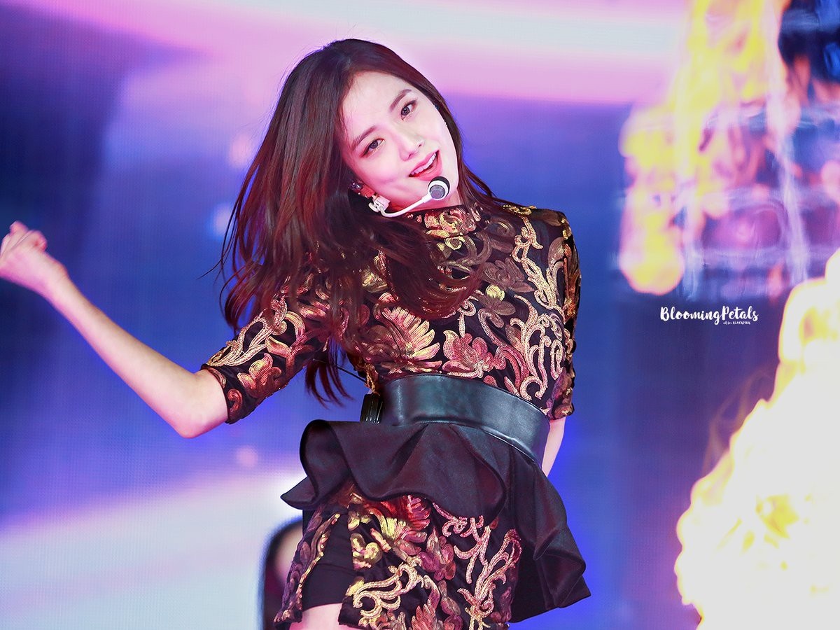 ban gai tin don cau thu bong da,  my nhan nhom Black Pink anh 15