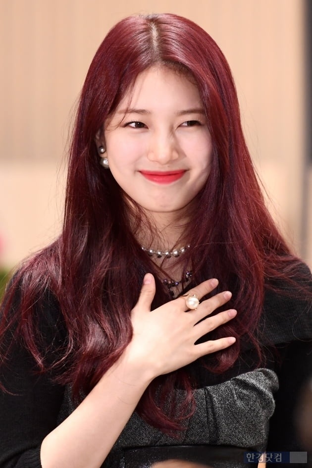 Suzy xinh dep ben Seung Gi anh 9