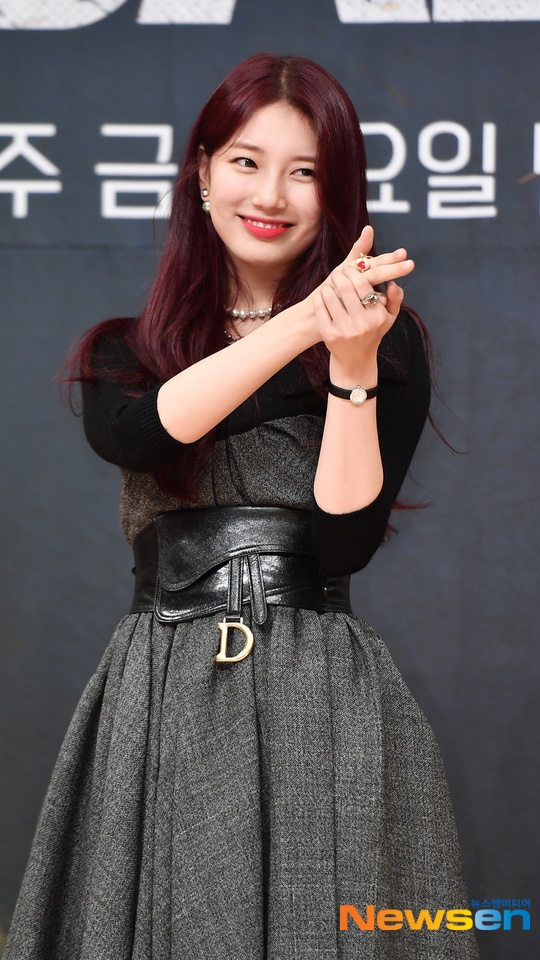 Suzy xinh dep ben Seung Gi anh 6