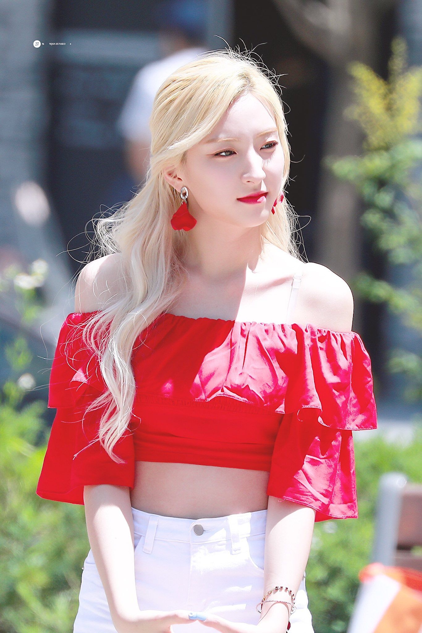 Nu idol gay chu y tai dai hoi the thao anh 7