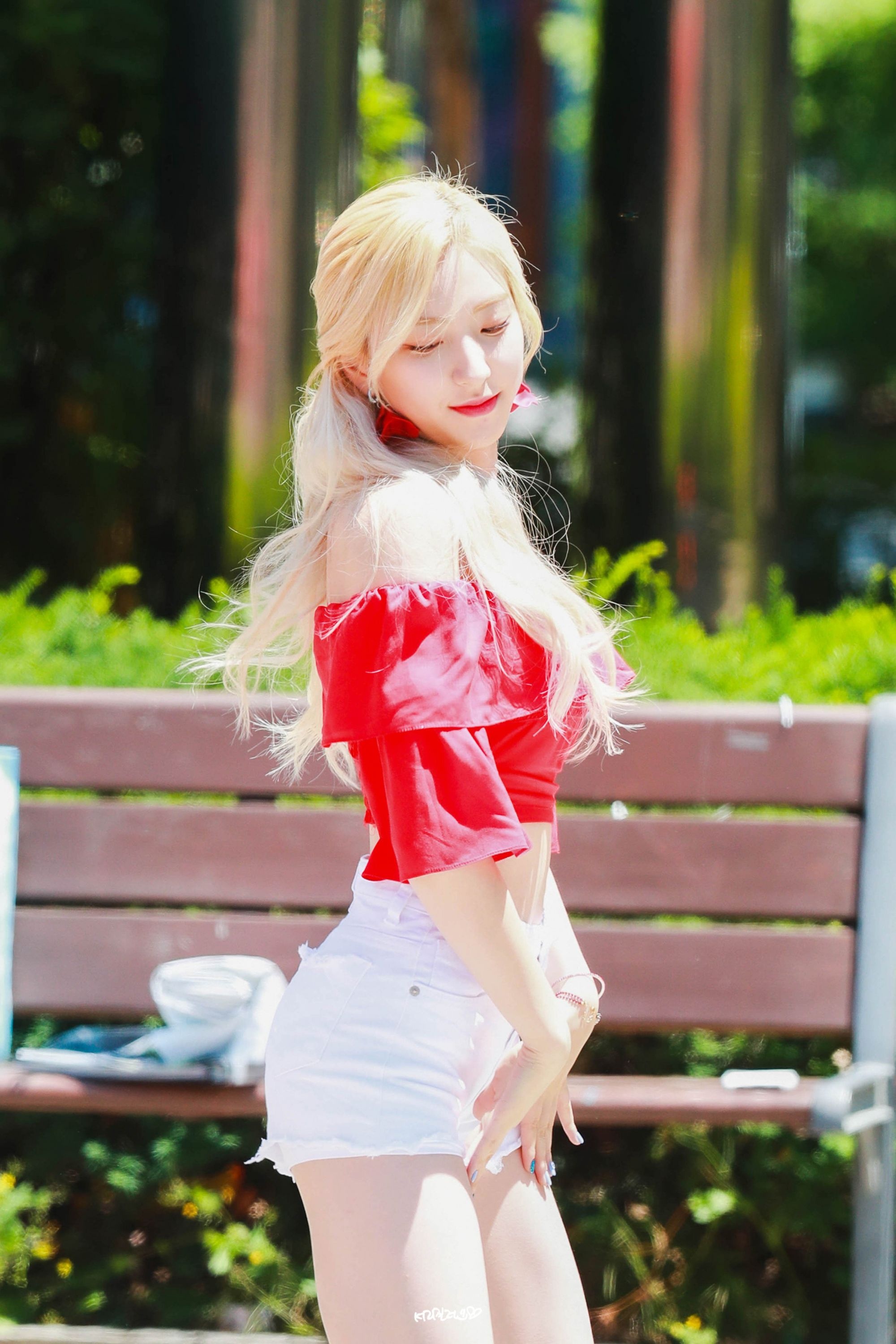 Nu idol gay chu y tai dai hoi the thao anh 8