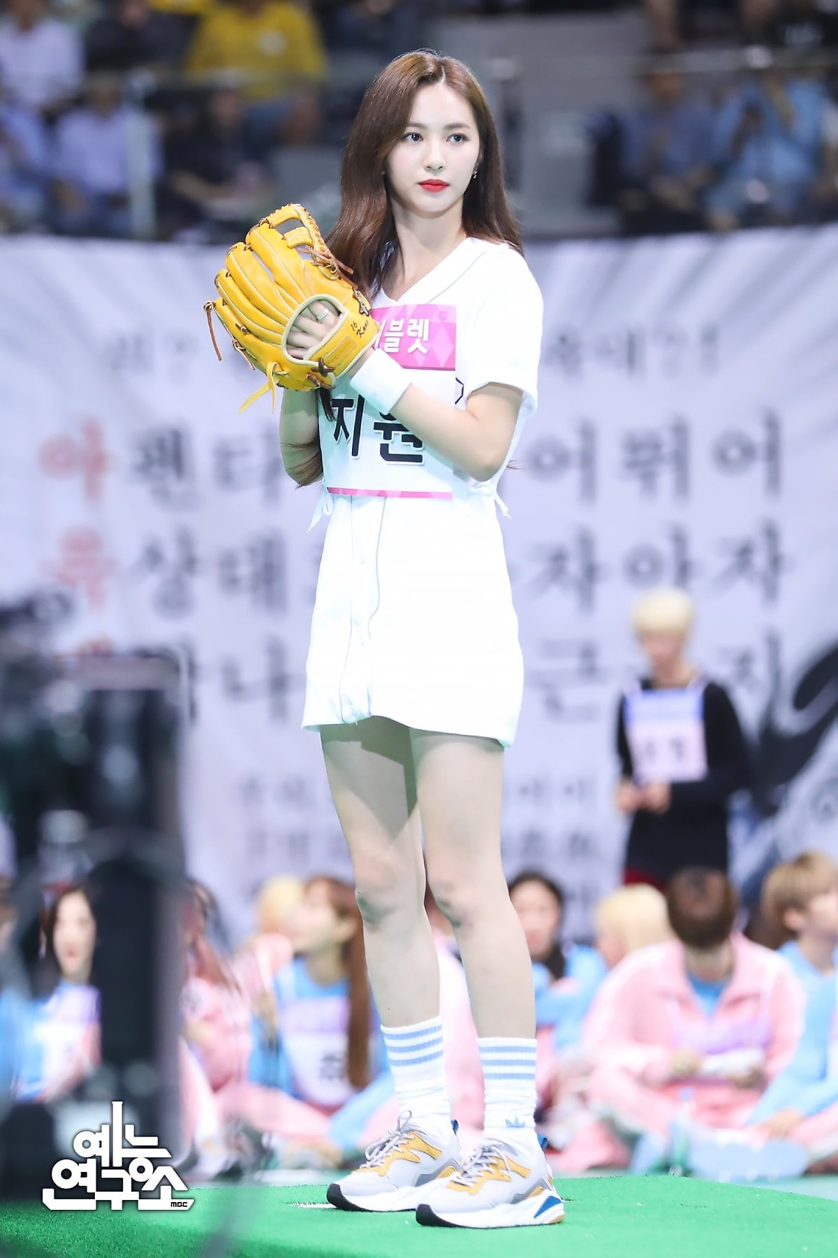 Nu idol gay chu y tai dai hoi the thao anh 9